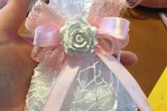 Bomboniera con rosa profumata in gesso